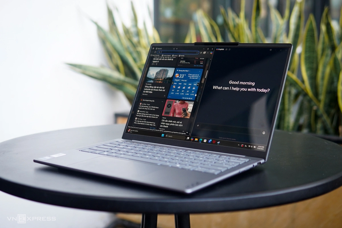 Lenovo ra mắt laptop Yoga Slim7i Aura Edition Gen10 giá 38 triệu đồng