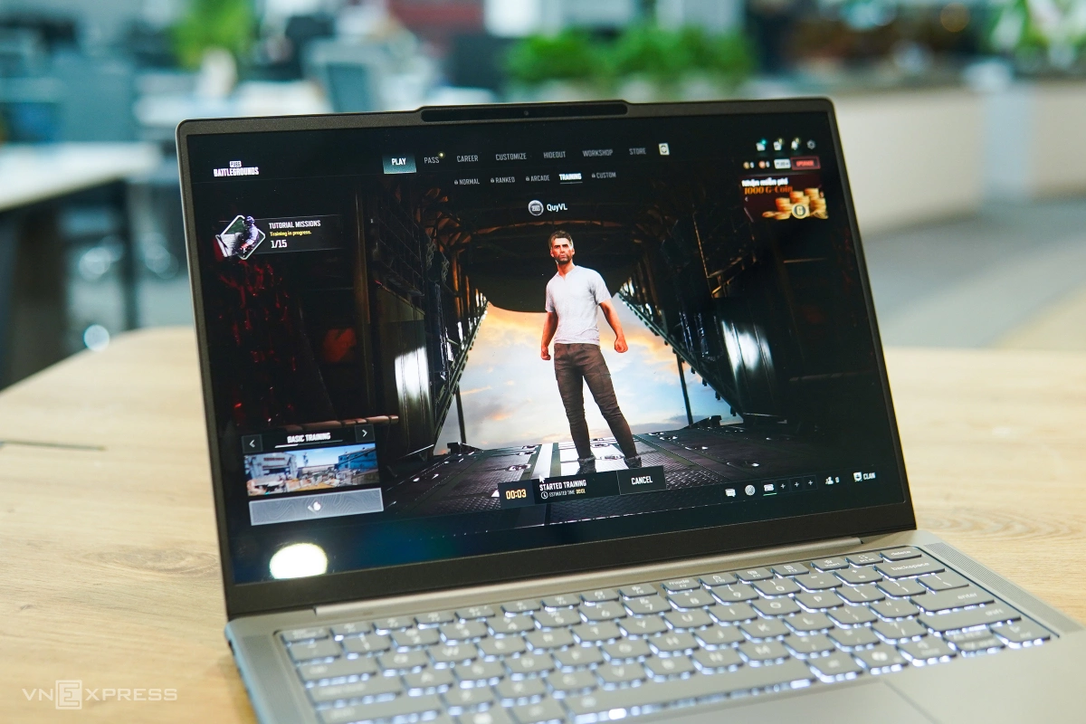 Lenovo ra mắt laptop Yoga Slim7i Aura Edition Gen10 giá 38 triệu đồng