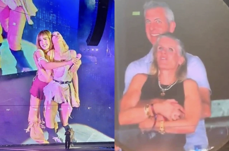 Lisa và Rosé "cà khịa" màn "kiss cam" rúng động toàn cầu.