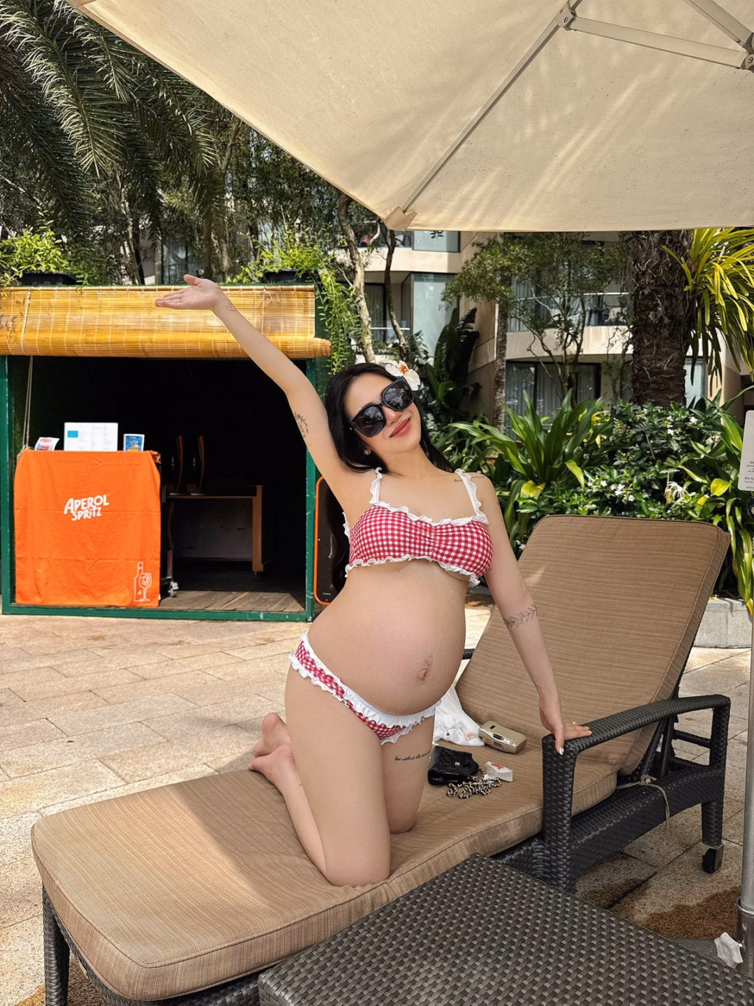 Mẹ bầu khoe phong cách thời trang biển cực sang, thoải mái của mình Mẹ bầu amp;#34;hot nhất cõi mạngamp;#34; Joyce Phạm style đi biển cực cuốn - 12