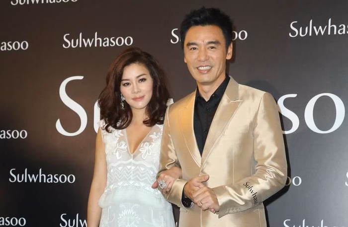 Nam thần showbiz từng được vợ chu cấp 100 triệu mỗi tháng: Tưởng hạnh phúc mà không hề hạnh phúc Chung Trấn Đào - Phạm Khương.