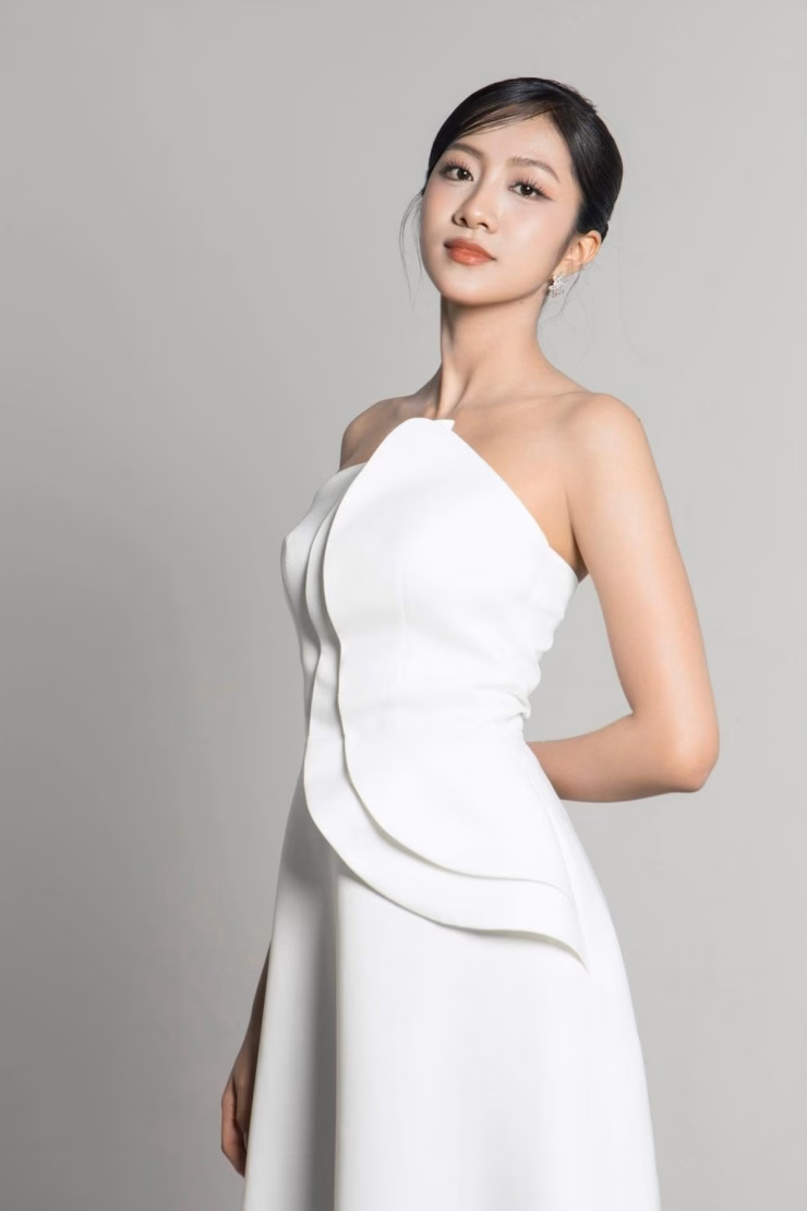 Hoa hậu Trúc Linh xinh như công chúa trong layout trang điểm ngọt ngào - 7