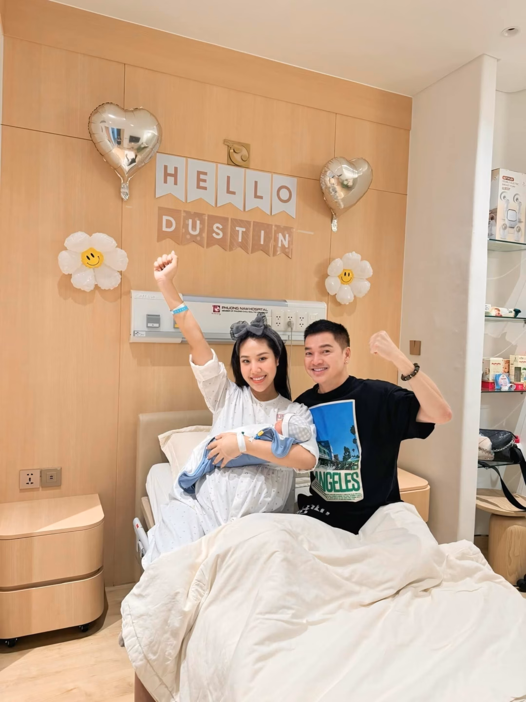 Con trai của nam diễn viên đã được 9 tháng tuổi, được khen giống bố như đúc.