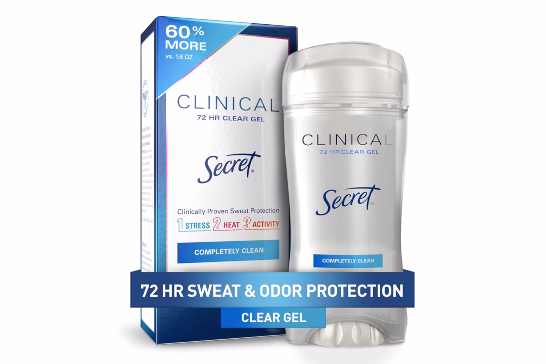 Remi Bader chia sẻ bí quyết làm đẹp mùa hè với Page Six Style Secret Clinical Strength Antiperspirant Deodorant