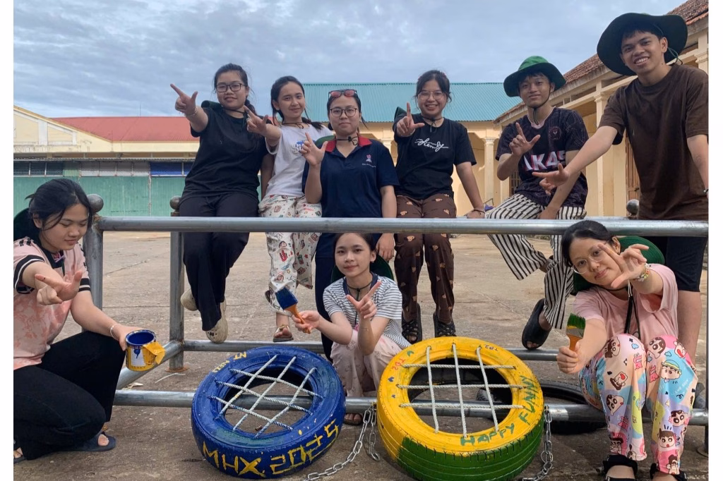 Sinh viên tình nguyện làm nên sự thay đổi ở vùng đất khó khăn Huồi Tụ