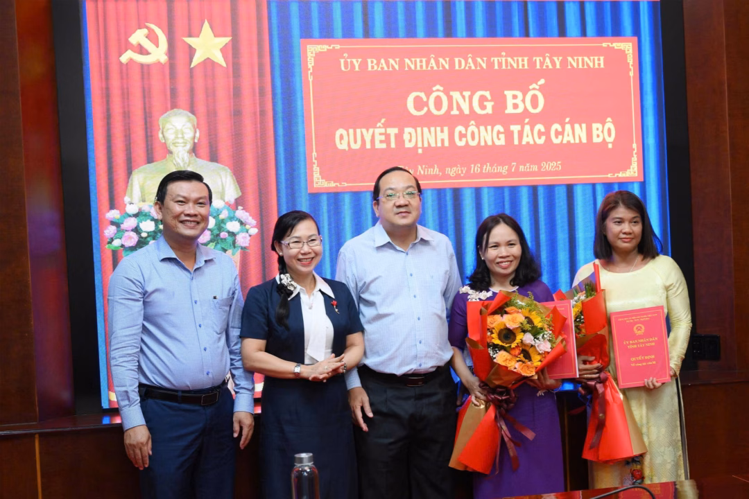 Tân Phó Giám đốc Sở Y tế, Tư pháp, Công Thương được bổ nhiệm