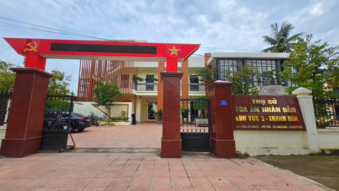 Trụ sở TAND khu vực 3 - Thanh Hóa đặt tại số 712, đường Lê Thái Tổ, phố Giắt, xã Triệu Sơn, tỉnh Thanh Hóa