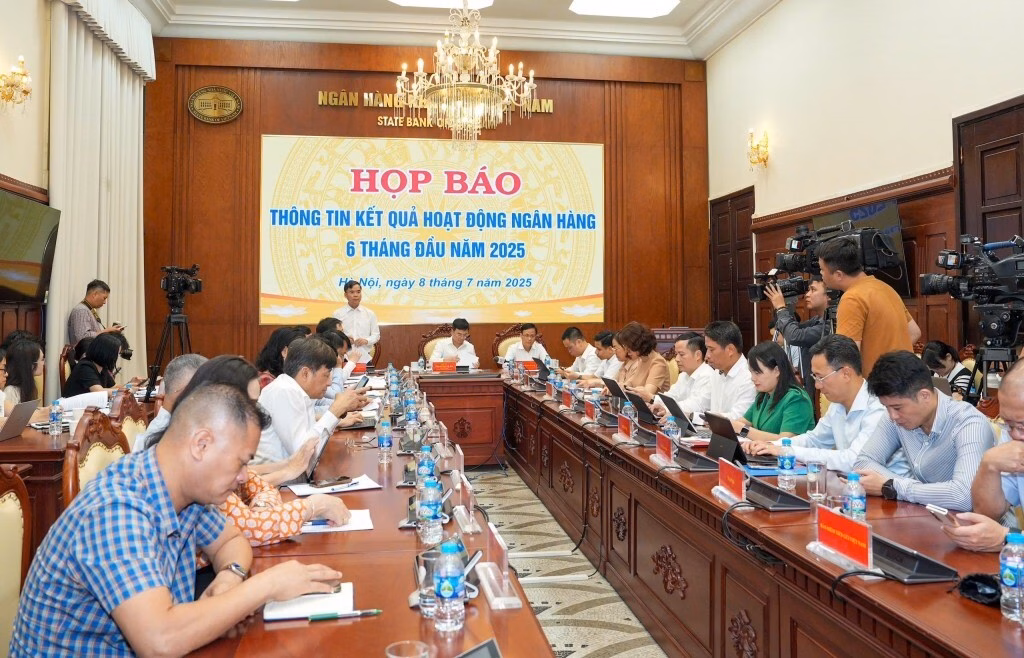 Tăng trưởng tiền tệ và vốn mạnh mẽ trong 2025: Tín dụng đạt 17,2 triệu tỷ đồng Ngân hàng Standard Chartered tổ chức Diễn đàn Quản trị nguồn vốn 2025 tại Việt Nam
