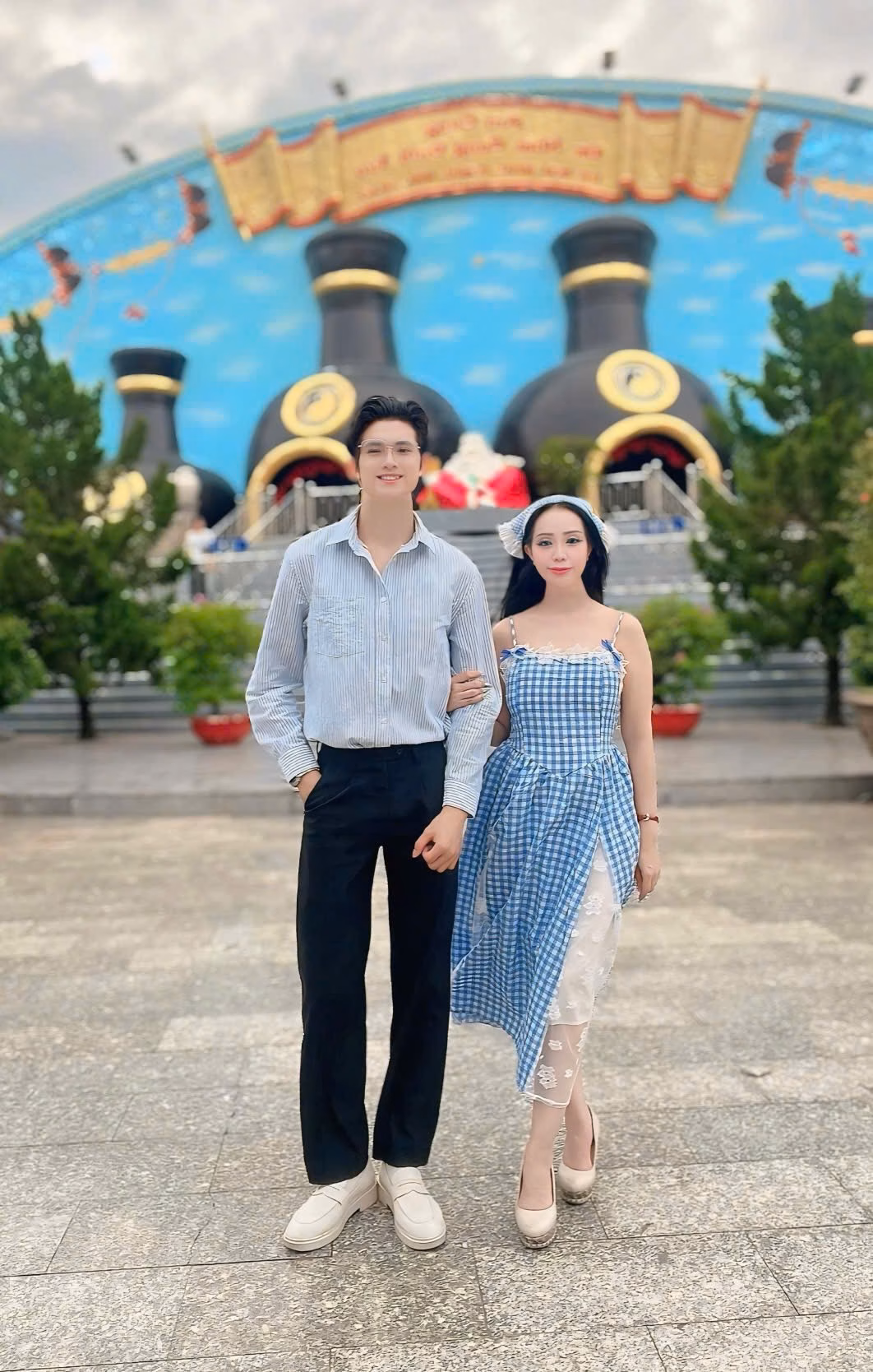 Thanh Hằng, Minh Châu ‘check in’ Công viên Suối Tiên Trong bộ đồ xanh pastel đồng điệu, Thanh Hằng và Minh Châu như đôi tiên đồng – ngọc nữ bước ra từ truyền thuyết