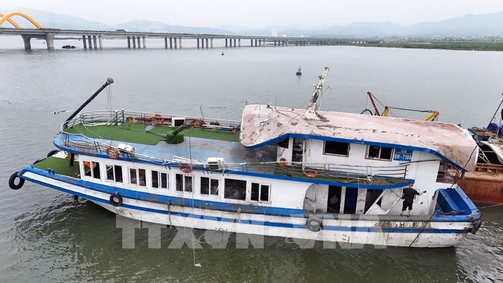 Thiết kế và vận hành tàu du lịch: Làm sao để đảm bảo an toàn?