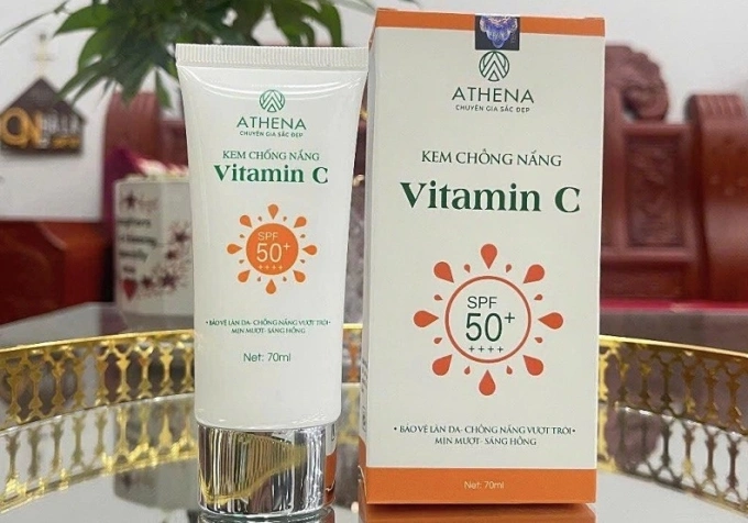 Thu hồi kem chống nắng không đạt chuẩn của Athena Việt Nam và Lovis Kem chống nắng Althena được xác định là giả. Ảnh:Công an cung cấp