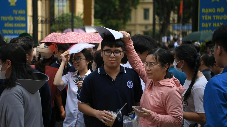 Thủ khoa kép tốt nghiệp THPT: ‘Tôi chọn học thông minh’