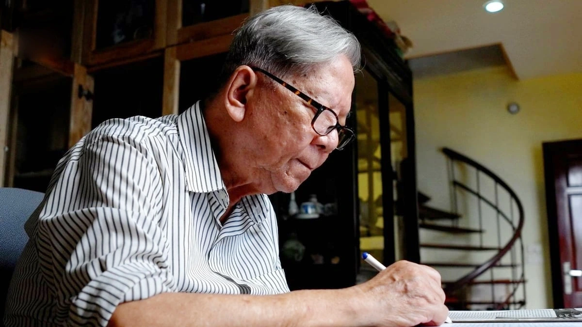 Tiến sĩ Lê Y Linh viết nhạc kịch ‘Cho muôn đời sau’ tri ân cha và UNESCO Nhạc sĩ Hoàng Vân. (Ảnh: gia đình NVCC)