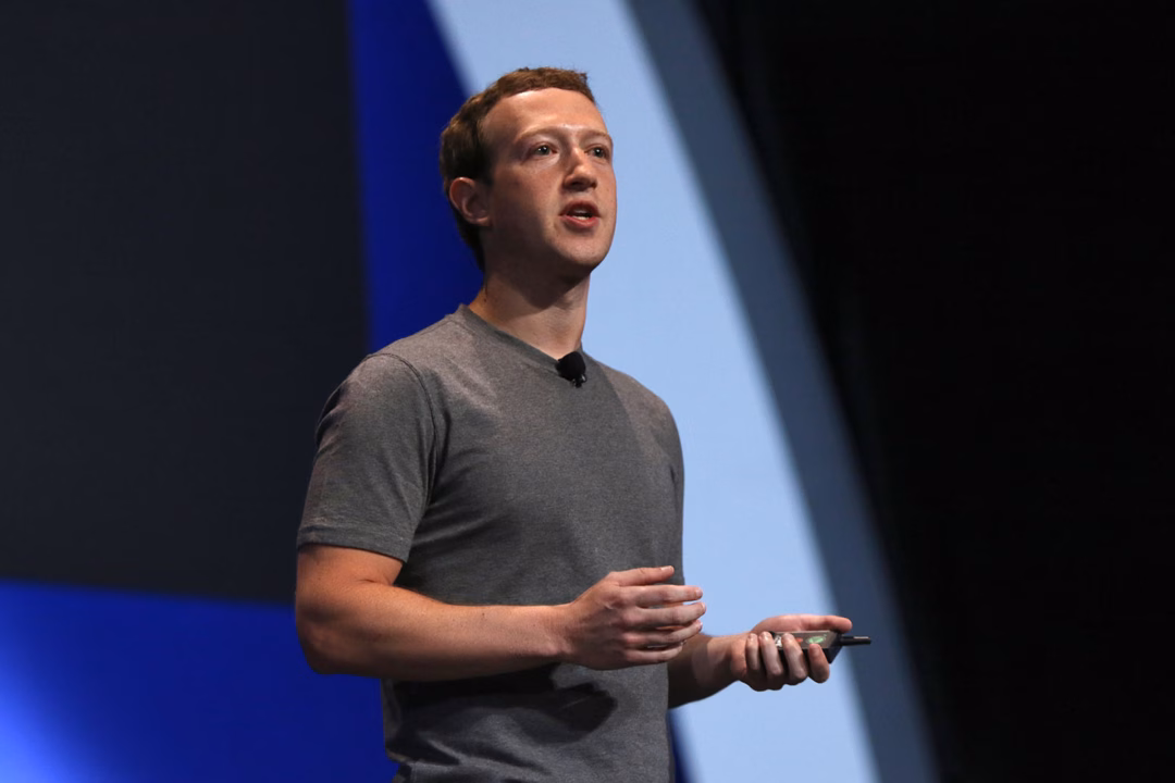 Những chiếc áo phông mang tính biểu tượng nhận diện của Mark Zuckerberg