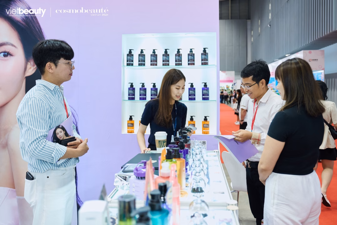 Triển lãm làm đẹp lớn nhất Việt Nam thu hút 3.000 thương hiệu thế giới Doanh nghiệp gặp gỡ, kết nối tại Vietbeauty & Cosmobeauté Vietnam 2024. Ảnh: Vietbeauty & Cosmobeauté 2024