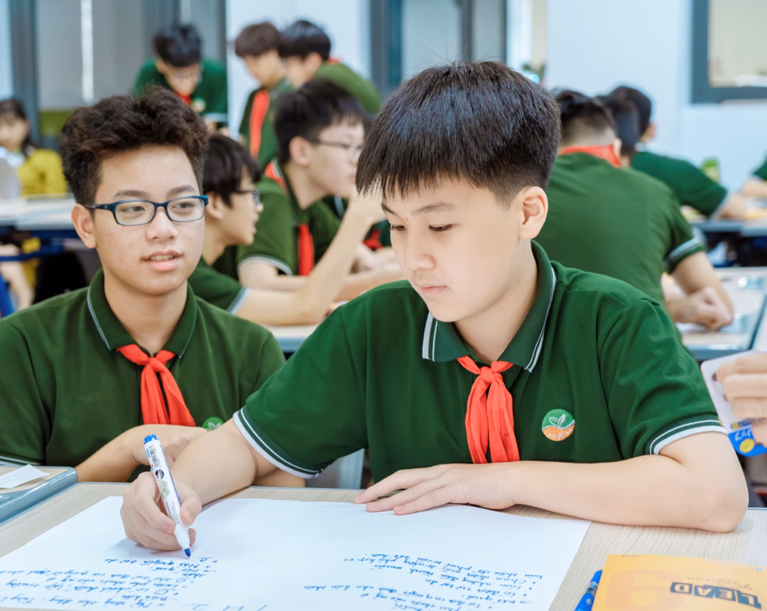 Trường Ngôi Sao Hà Nội – Cái nôi đào tạo học sinh xuất sắc Học sinh trường Ngôi Sao Hà Nội trong tiết học thuộc khuôn khổ chương trình “Dự án 9”