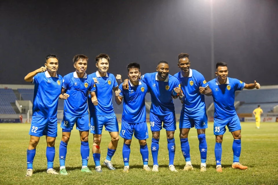 Quảng Nam bỏ giải, Công Phượng sáng cửa trở lại V.League