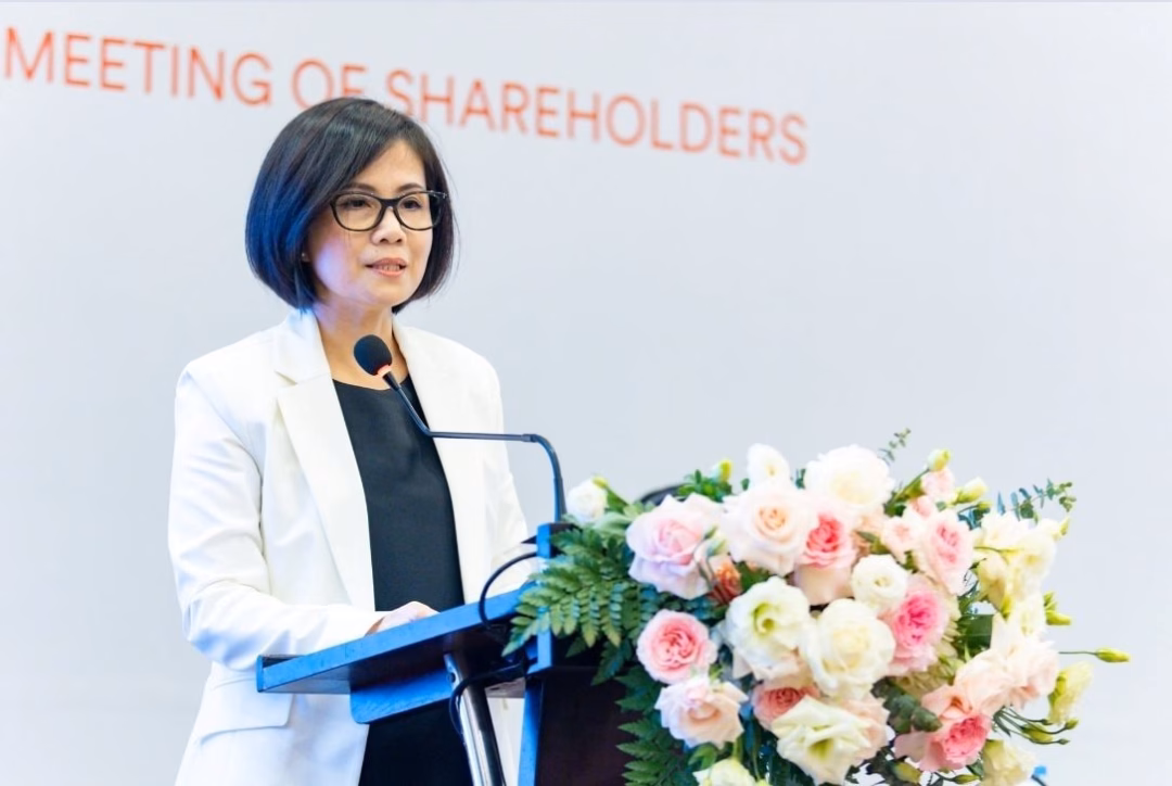 Vincom Retail bổ nhiệm Tổng Giám đốc mới cho dự án 7.000 tỷ tại Đông Anh, Hà Nội VEFAC được biết đến là công ty con của Vingroup, do tập đoàn này sở hữu hơn 85% vốn. Doanh nghiệp này là chủ dự án Trung tâm Hội chợ Triển lãm Quốc gia tại Đông Anh, Hà Nội bàn giao mặt bằng chỉ sau 10 tháng thi công.