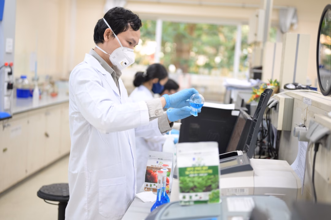 7 doanh nghiệp Nhà nước dự kiến tăng trưởng trên 10% năm 2025 PVFCCo - Phú Mỹ: Thi đua phát huy nội lực, xứng danh điển hình tiên tiến