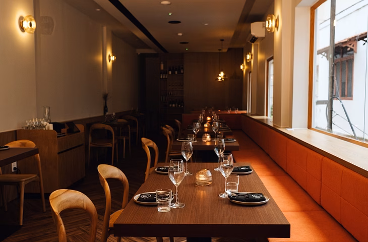 Ẩm thực Sài Gòn trong ống kính của đầu bếp sở hữu sao Michelin Một góc Elgin - Ảnh: Han Phan/ Michelin Guide
