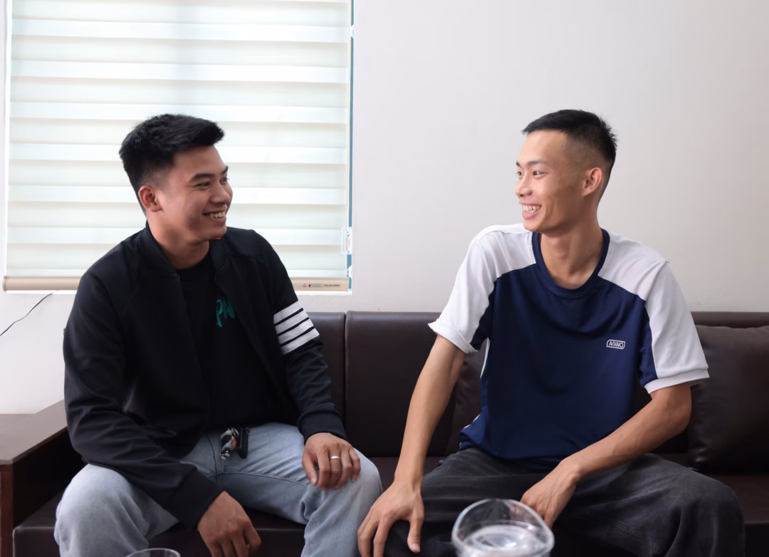 Thuận (23 tuổi; em trai họ anh Nam) bày tỏ sự ngưỡng mộ, khâm phục trước hành động dũng cảm của người anh