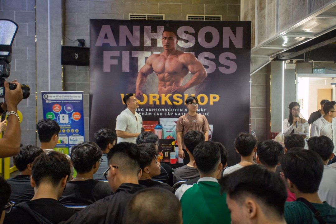 HLV Anh Sơn Nguyễn chia sẻ trong một buổi workshop.