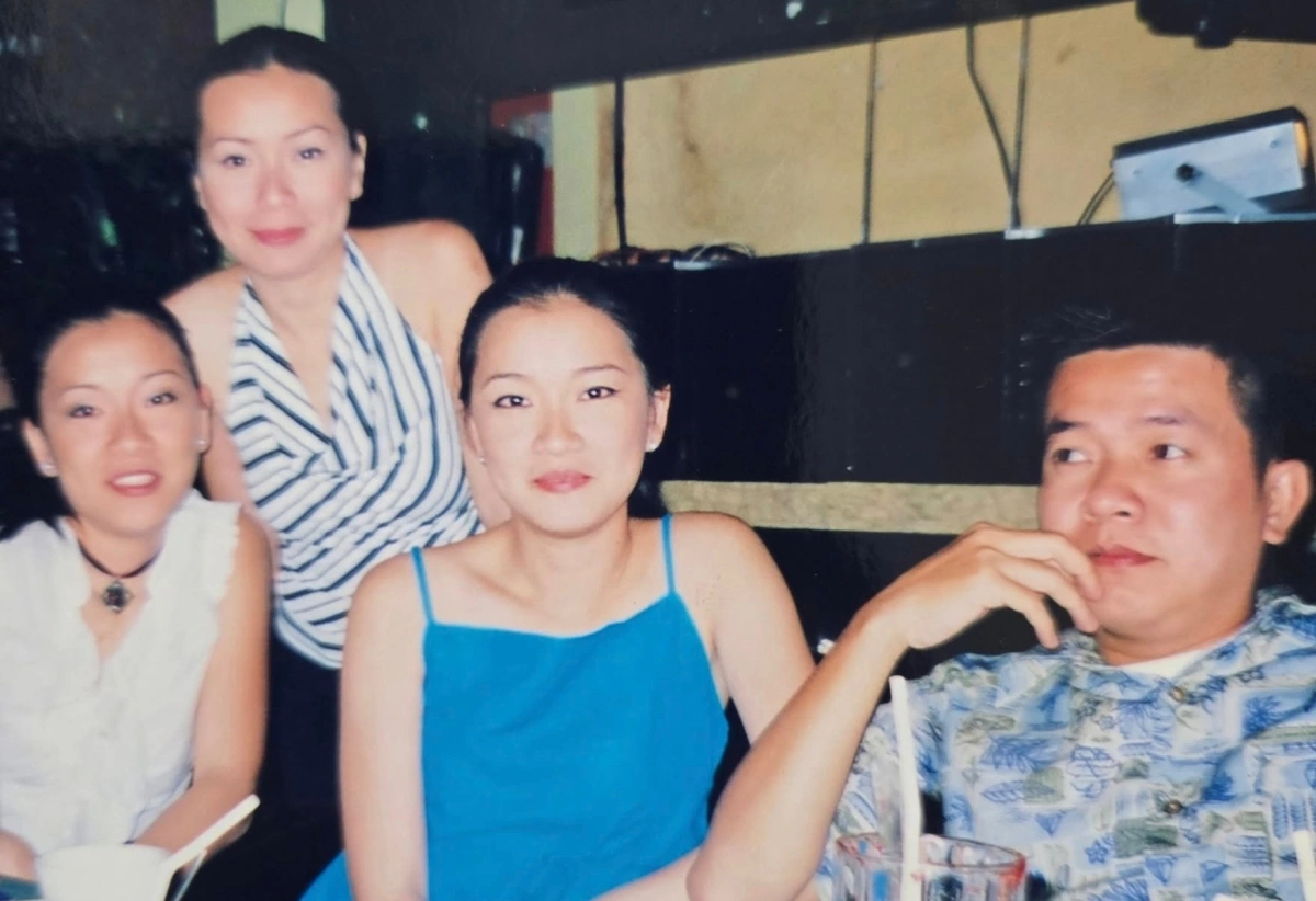 Bạn thân đăng ảnh hiếm của Tam ca Áo Trắng.