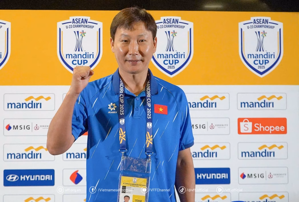 HLV Kim Sang-sik. Ảnh: VFF.