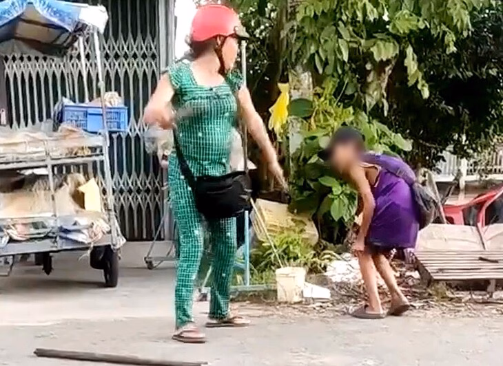 Không bán hết vé số, hai bé bị cô ruột dùng khúc cây 1m đánh đập tàn nhẫn - Ảnh 2.