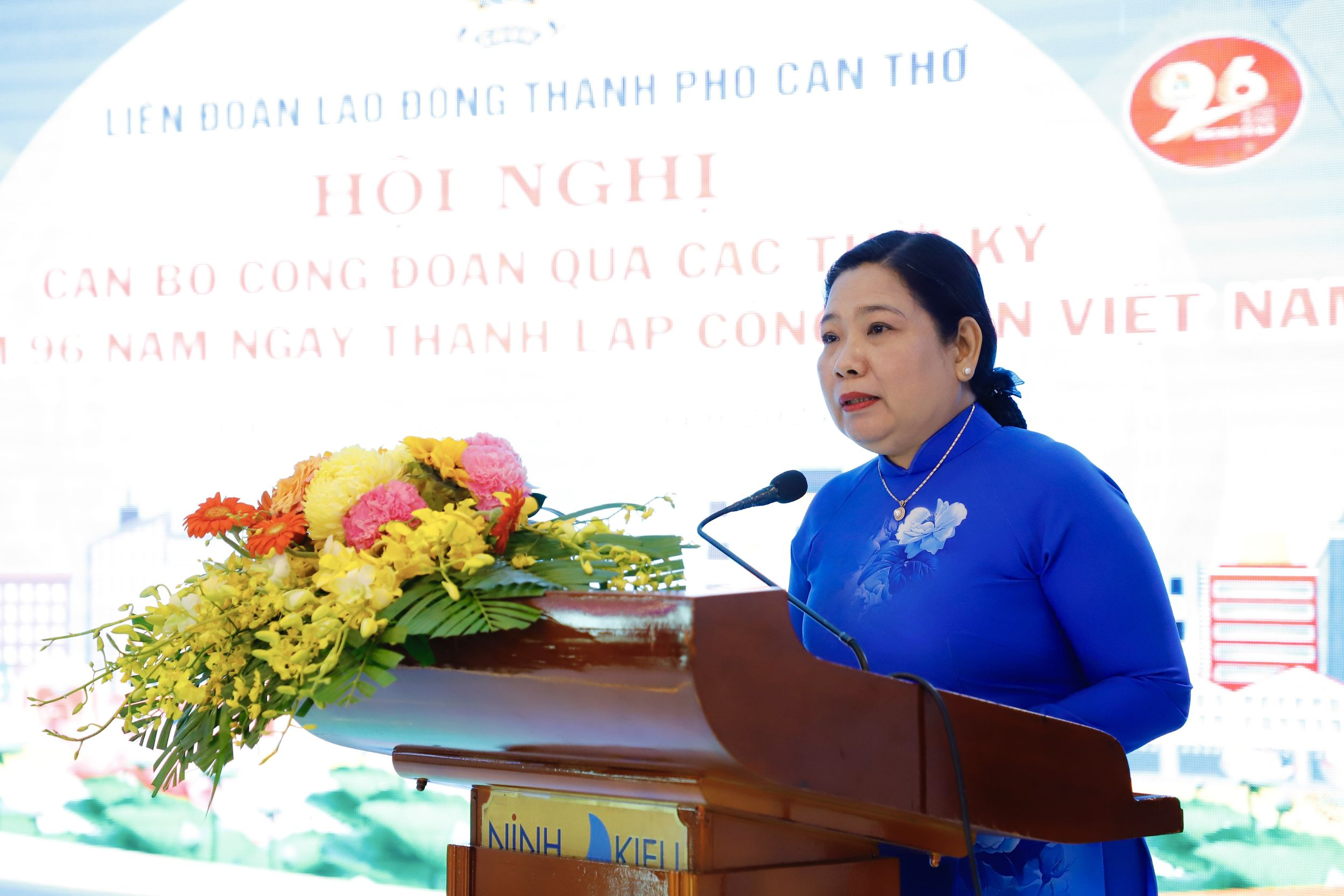 Đồng chí Hồ Thị Cẩm Đào, Phó Bí thư Thành ủy, Chủ tịch Ủy ban MTTQVN TP Cần Thơ phát biểu chỉ đạo tại hội nghị. Ảnh: Hồng Vân