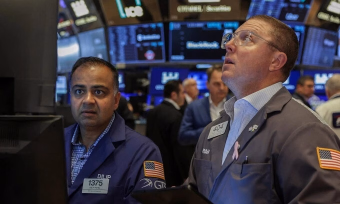Chứng khoán Mỹ lập kỷ lục mới nhờ số liệu kinh tế tích cực
