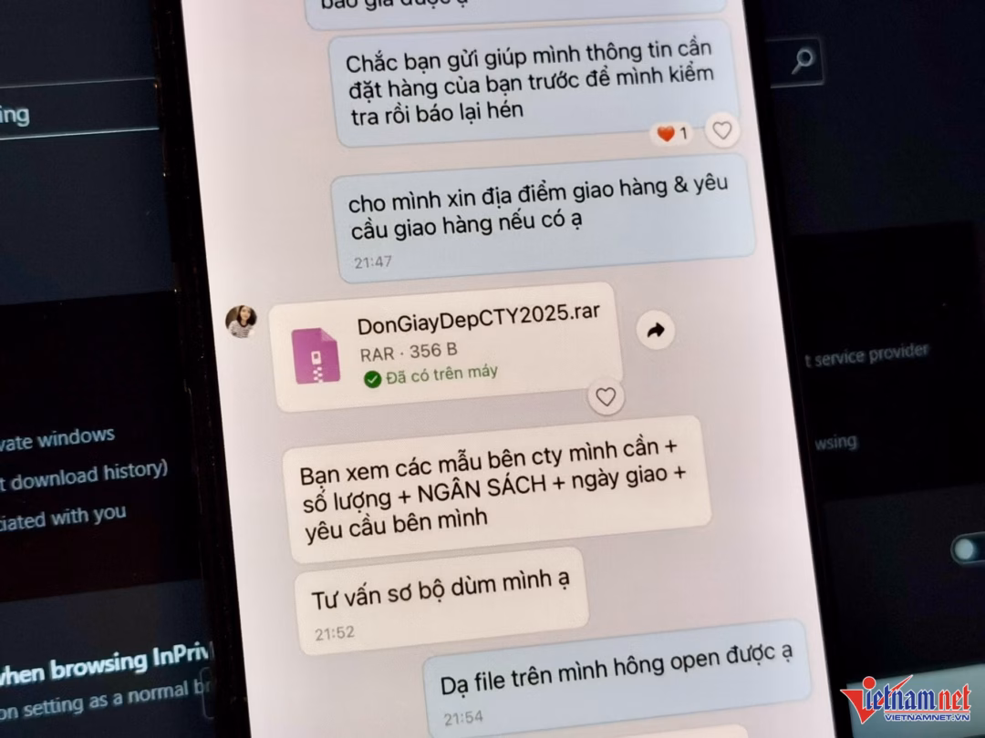 Cô chủ cửa hàng túi xách mất tài khoản Facebook và hàng hóa kinh doanh vì mã độc từ tập tin ‘báo giá’