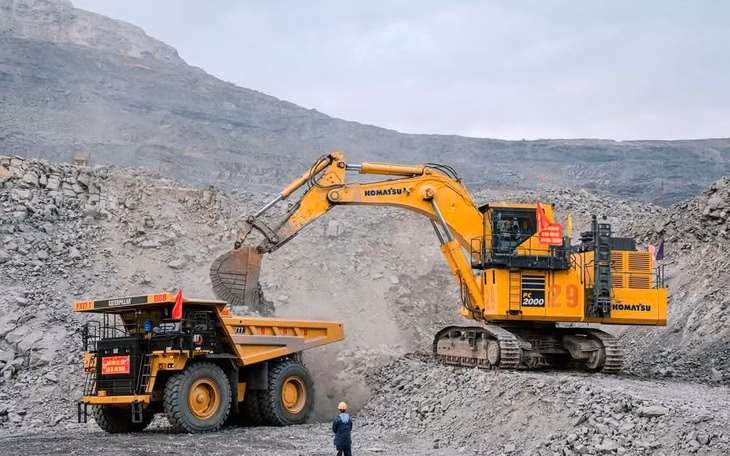 Một thợ lò nhận danh hiệu anh hùng lao động, Phó Chủ tịch nước dành lời khen đặc biệt - Ảnh 2.