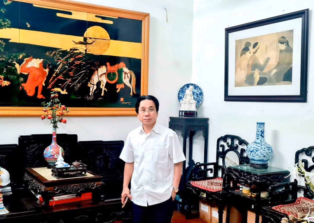 Cuộc đời nhà sưu tập, nhà thơ và tình yêu với hội họa của ông Nguyễn Mạnh Phúc Trong phòng trưng bày (cơ sở 2) của nhà sưu tập Nguyễn Mạnh Phúc tại thành phố Việt Trì, Phú Thọ