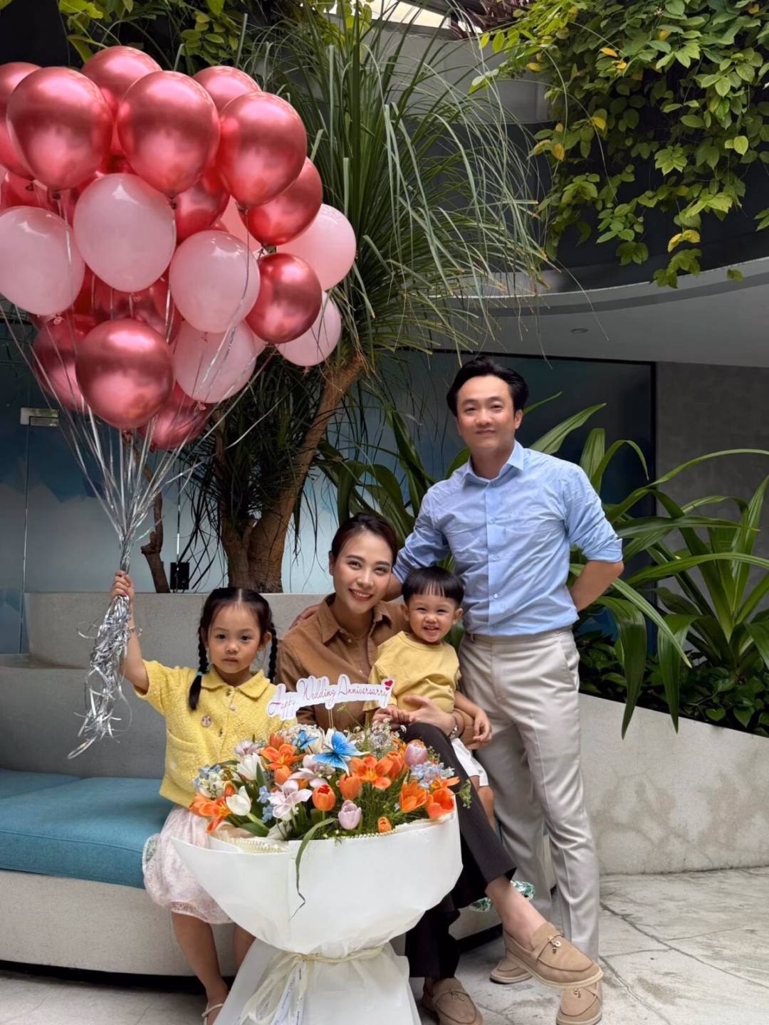 Cường Đôla bất ngờ đăng ảnh gia đình, nhắn nhủ vợ yêu trong ngày đặc biệt