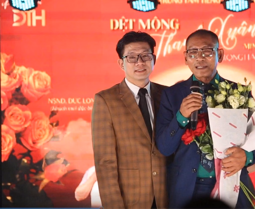 Đào Trọng Hải tổ chức minishow Dệt mộng thanh xuân kỉ niệm ngày Thương binh – Liệt sĩ NSND Đức Long chia sẻ về