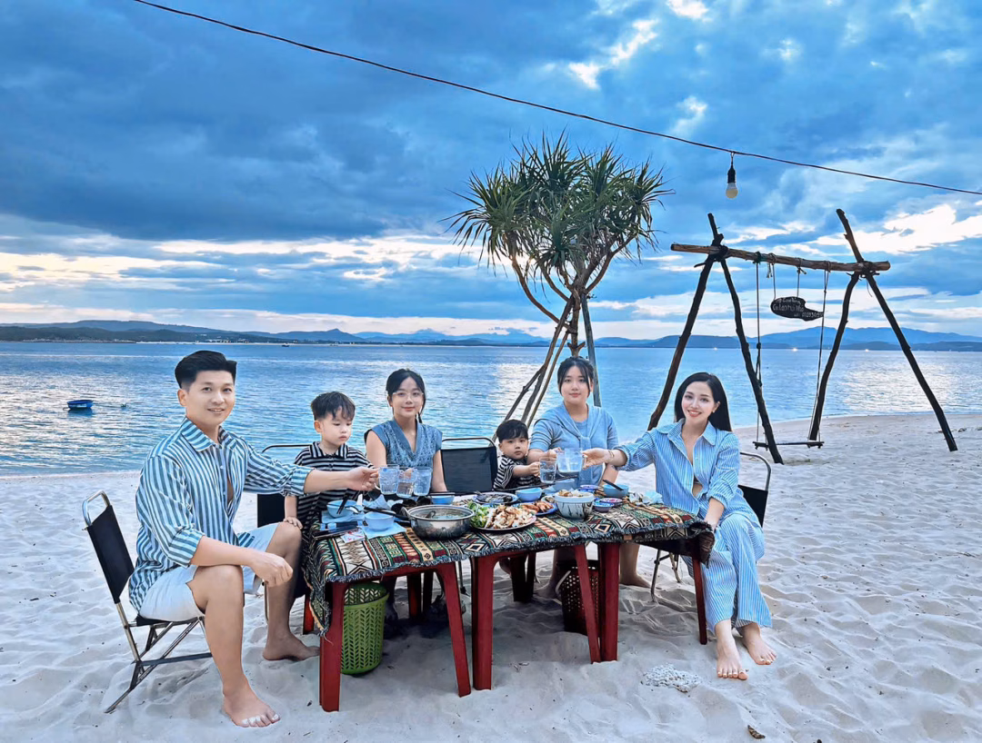 Du lịch xuyên Việt 20 ngày với 4 con: Hành trình gắn kết và học hỏi của một gia đình Cù lao Mái Nhà mang vẻ đẹp hoang sơ, là điểm đến ấn tượng với gia đình Hà Nội