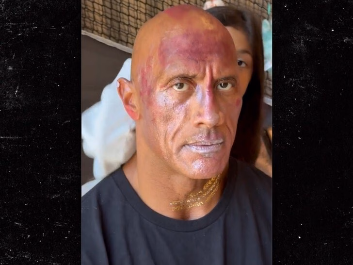 Dwayne The Rock Johnson bị con gái ‘hobbit’ và hậu quả là… dằn vặt