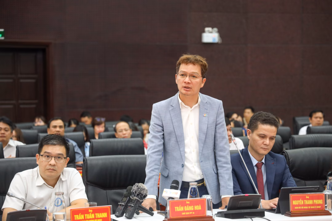 FPT phát triển hệ sinh thái giải pháp công nghệ cao tại Đà Nẵng Đại diện FPT nêu những đề xuất đồng hành thành phố Đà Nẵng triển khai hiệu quả Nghị quyết 57.