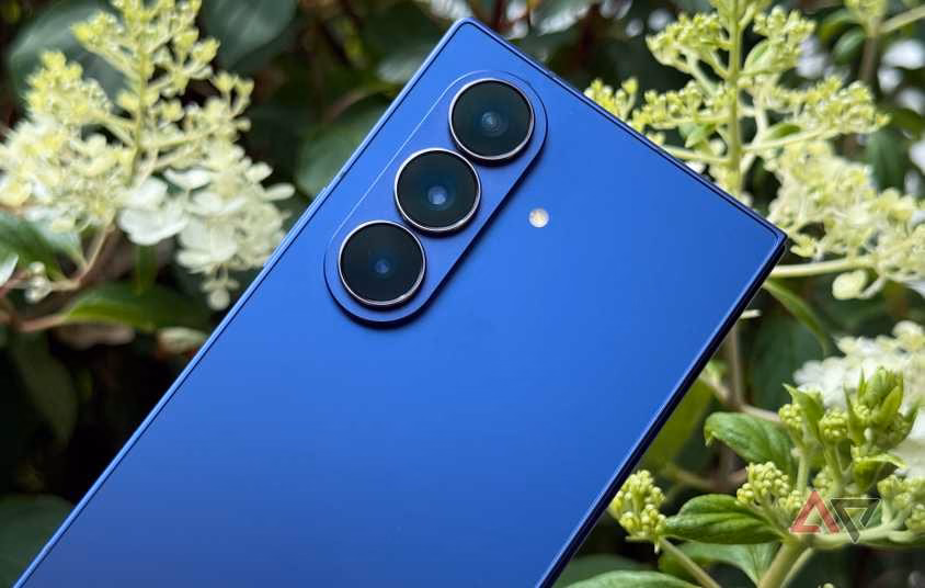 Galaxy Z Fold7 vẫn còn hạn chế, có gì được nâng cấp ở Pixel10 Pro Fold?