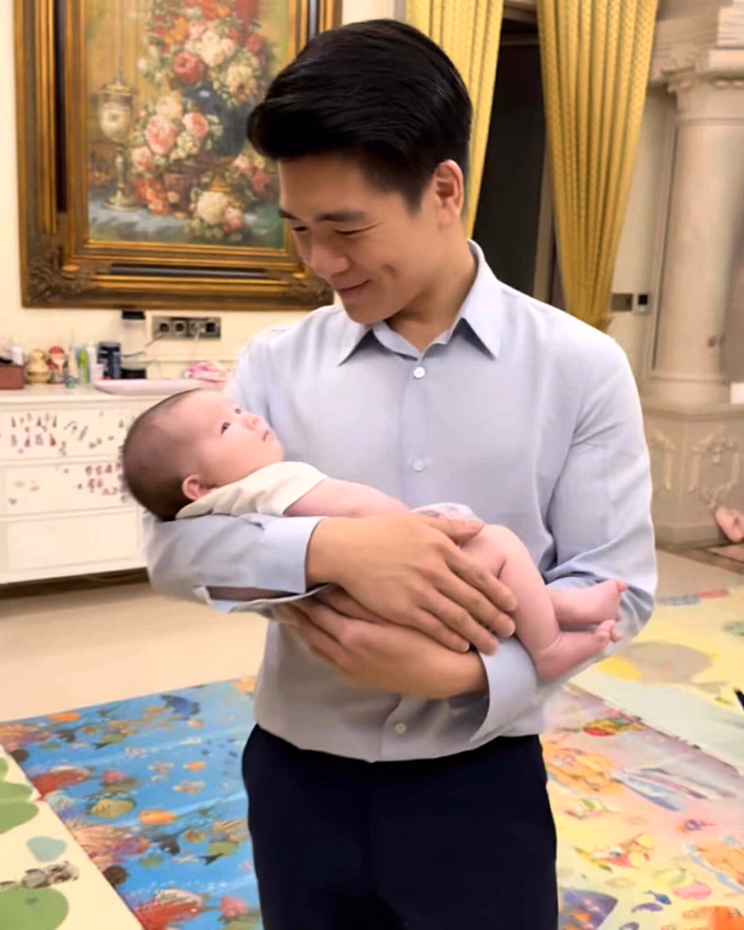 Giọt nước mắt hạnh phúc của sao Việt trong niềm vui gia đình và thành công sự nghiệp