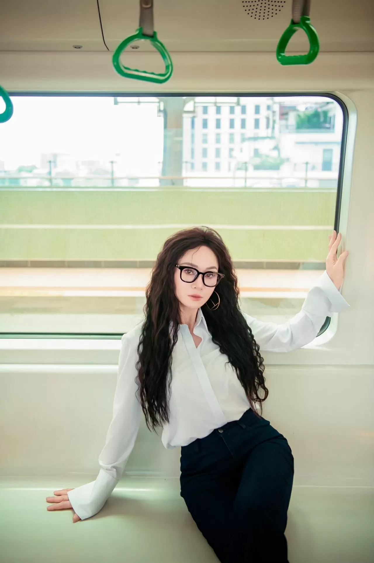 Hồ Ngọc Hà, Lương Thu Trang và loạt sao Việt ‘khoe’ phong cách dịp cuối tuần Sao Việt