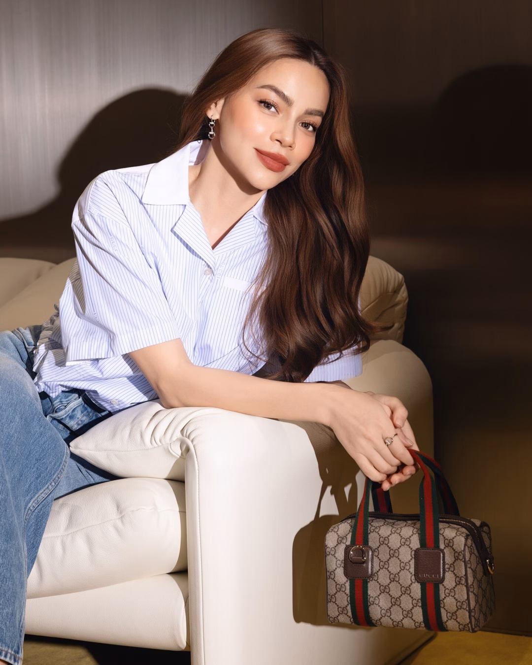 Hồ Ngọc Hà – Mỹ nữ Vbiz với nhan sắc không góc chết và cuộc sống hạnh phúc Vbiz có mỹ nhân đẹp "không nhường nhịn ai", được ví như Angelina Jolie hơn 20 năm chưa tìm thấy đối thủ- Ảnh 13.