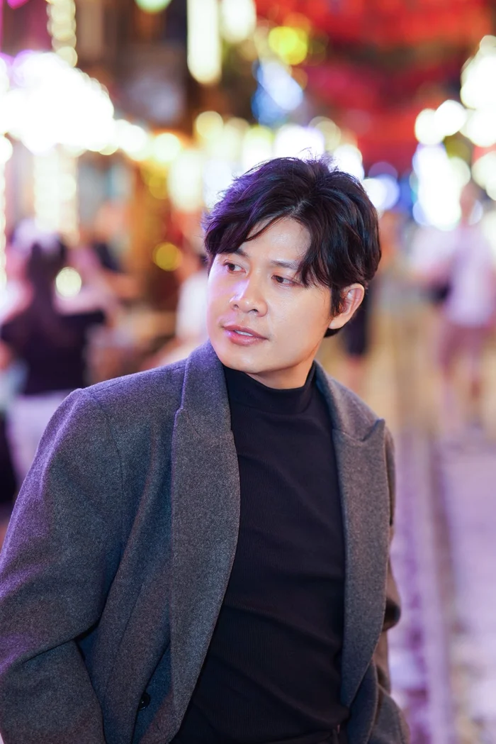 Hoa hậu Ngọc Châu bất ngờ bị nhạc sĩ Nguyễn Văn Chung “ghi hận” vì lý do này Nhạc sĩ Nguyễn Văn Chung luôn khiến người hâm bộ bật cười vì những câu chuyện mà anh chia sẻ trên mạng xã hội. (Ảnh: FBNV)