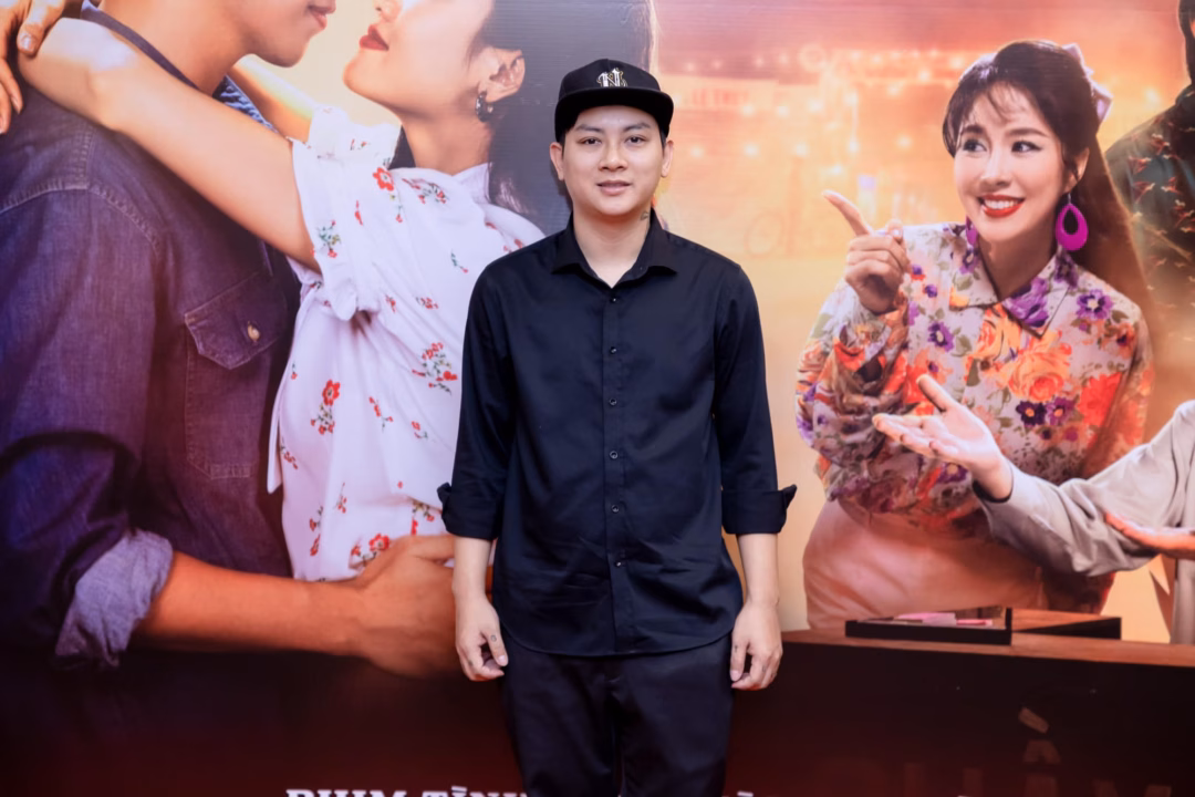 Giọng ca sinh năm 1995 thỉnh thoảng đi hát ở phòng trà và xuất hiện ở một số buổi livestream