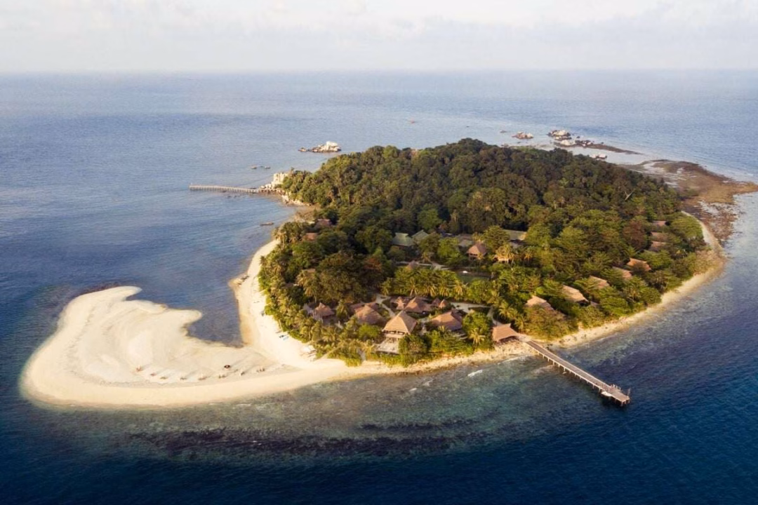 Hòn đảo tuyệt đẹp tại Indonesia đang “gây sốt” với du khách - 4