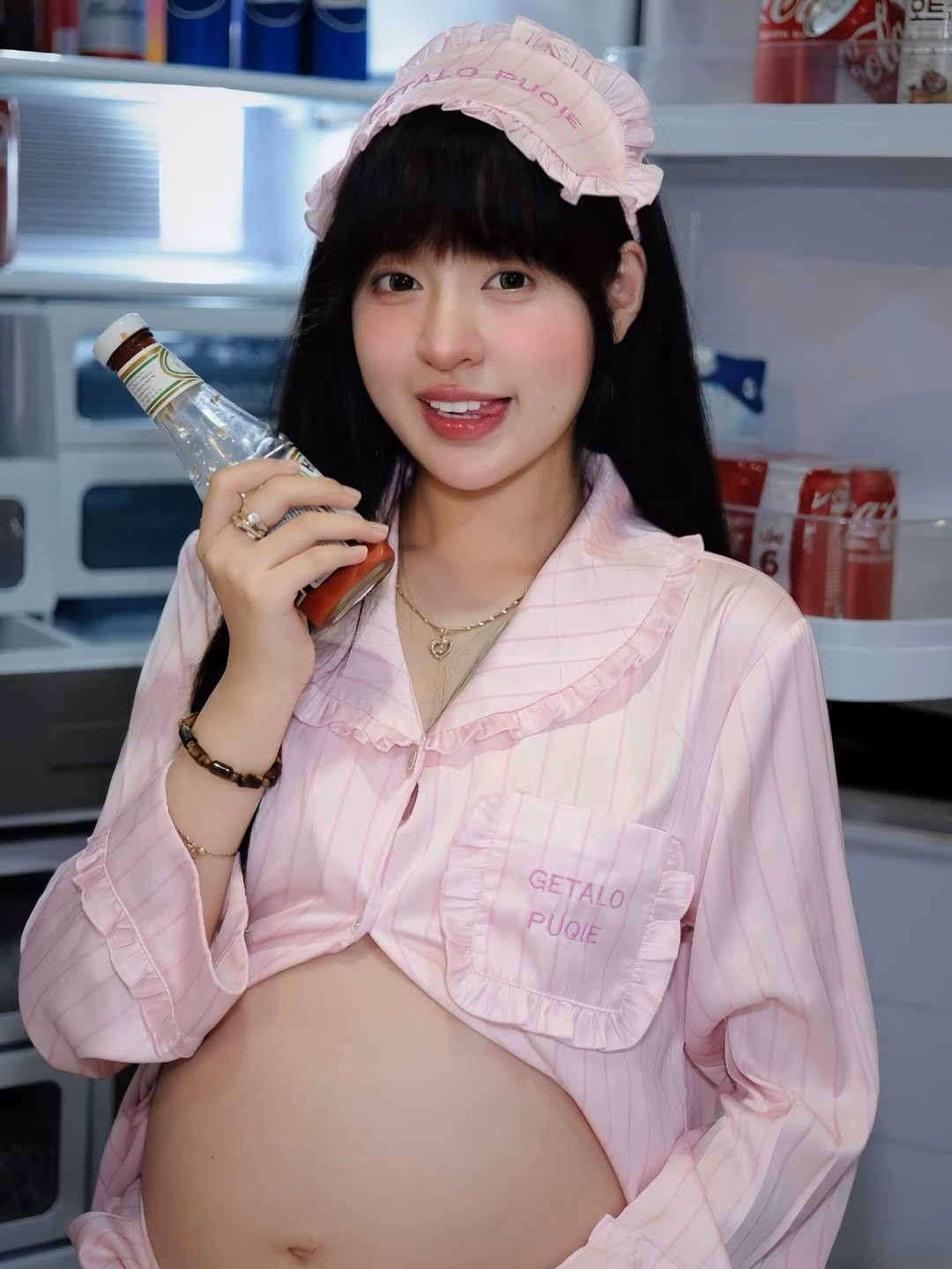 Hot girl trứng rán khoe ảnh bầu đẹp như cổ tích