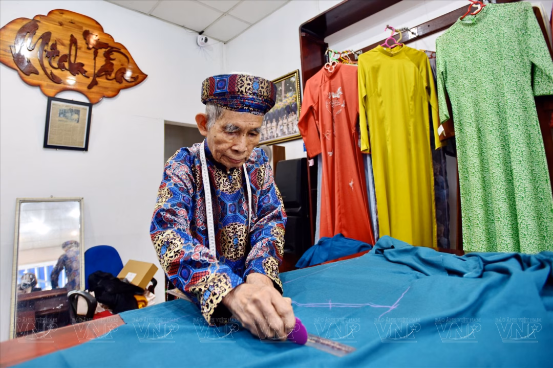 Huế đẩy mạnh phát triển thương hiệu Kinh đô áo dài