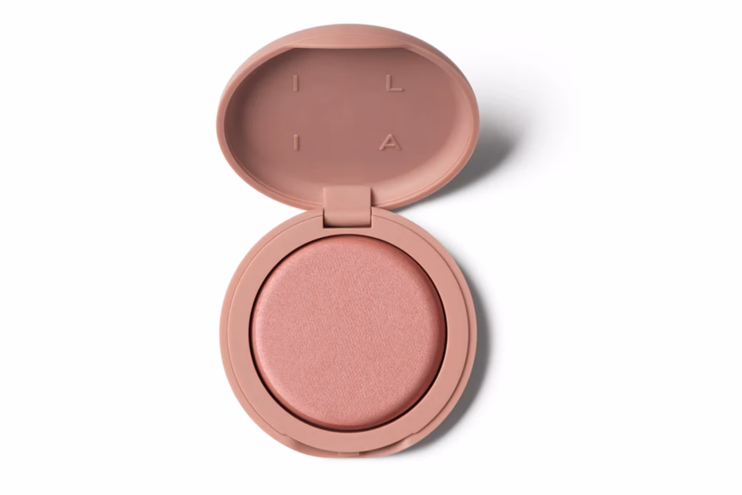 Ilia ra mắt dòng má hồng mới tạo hiệu ứng da mịn màng tự nhiên Ilia Soft Focus Blurring Blush