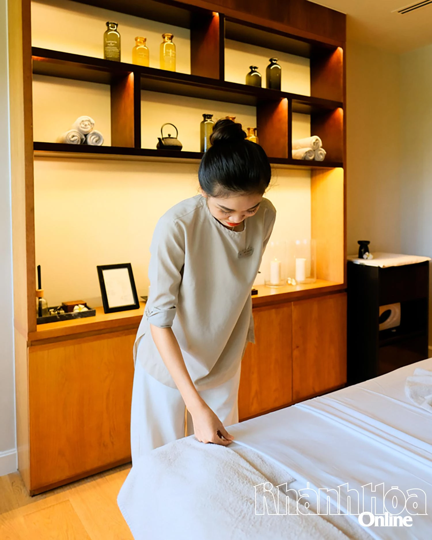 Khánh Hòa ‘khát’ nhân lực du lịch cao điểm hè Nhiều khách sạn, khu nghỉ dưỡng ở Khánh Hòa đang đối mặt với việc thiếu hụt nhân viên buồng phòng.